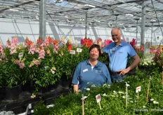 Carola Mantel and René Knijn with Hem Genetics with in the bag the new Antirrhinum/Snapdragon series 'DoubleShot'. The double flowering series consists of 5 colors, one of which (the orange bicolor) won an AAS award.
