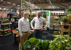 Arjen van Egmond van Bunnik Plants en Bas Uithol van Bunnik Creations, twee bedrijven onder een dak, waarbij de ene planten kweekt en de ander er concepten en toegevoegde omheen creëert.