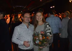Bert en Mariëlle Rutten van Gijsbers Tuinbouw. Mariëlle ontving een bloemetje, als dank voor haar bijdrage in de voordrachtscommissie