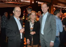 Pascal Visée en de zojuist benoemde Linda Hovius van de RvC, samen met de nieuwe CFO David van Mechelen