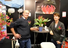 Wim en Tineke Brouwer van Crown Jewels, dat naast de vertrouwde gloriosa in de loop van volgend jaar zal starten met het aanvoeren van spathiphyllum.