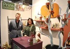 Michel van Heijningen en Annemarie Remeeus van Prins Orchidee, dat zich binnen de productgroep onderscheid door het verwerken van de bloemen in allerhande kunstwerkjes.