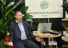 Richard Visser van Forever Plants Group druk in gesprek, en zoals altijd in voor een goede grap.